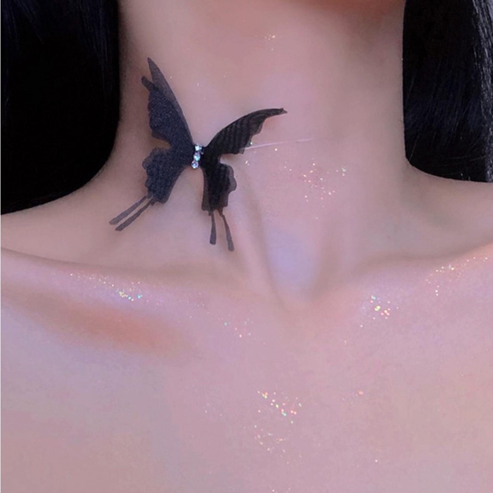 🦋 ELEGANT BUTTERFLY CHOKER